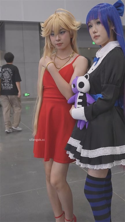 推荐【展会抄底】颜值嫩妹,好身材大长腿,白内还行,好长的逼毛,内裤都盖不住,这性 配图8