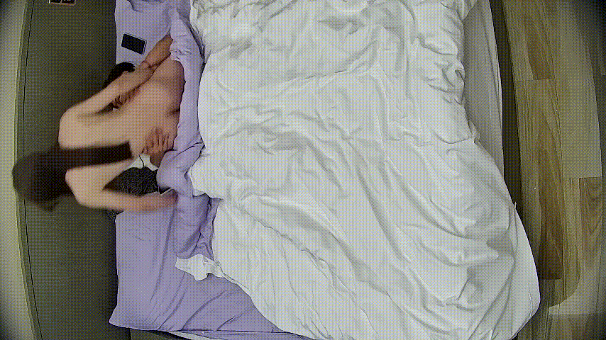 情趣酒店激情5-9！路人女神级美女进门就被猛男狂吻舔逼，反复操弄玩到高潮迭起不知 配图6