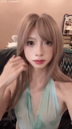 伪娘CD夜夜子，带把少女你喜欢吗，想要吗小狗，快过来给妈妈舔干净 配图2