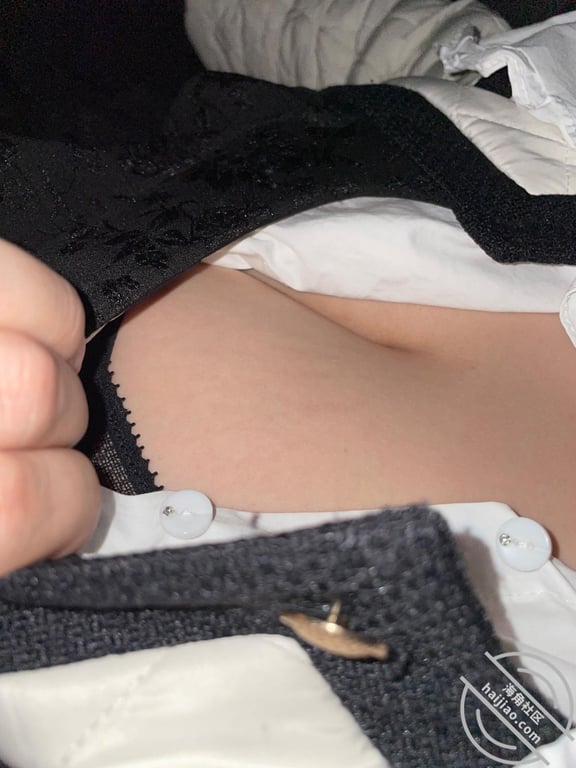 【巨乳表姐12】完了，摸醉酒表姐大奶子被抓包了！我太心急了，后悔啊！！ - 老宋论坛-老宋论坛