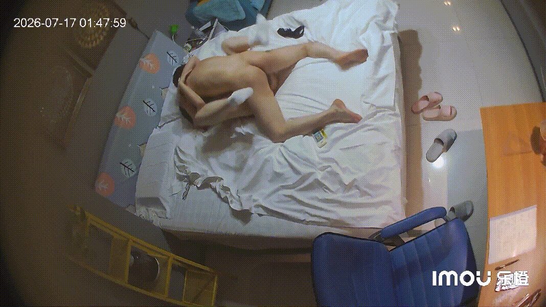 乐橙酒店偷拍！反差白袜女学霸作业中遭男友突然按桌猛干，浪叫高潮动人不止（11V） 配图17