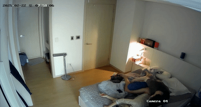 韩国新婚甜蜜夫妻激情卧室监控大泄露❤️各种姿势狂野抽插猛操高潮迭起！-老宋论坛