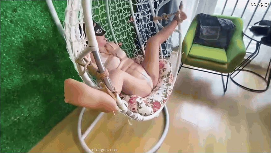㊙【SM调教】【鲁RLur】欢欢丝足TK_SP强行到达屁股打肿主动要求吃我的_大 配图3