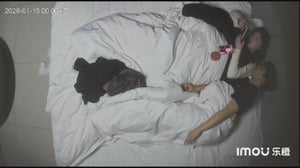 爆款流出！乐橙酒店极品偷拍❤️绝美白肤气质女神被炮友狂野后入猛干 - 老宋论坛-老宋论坛
