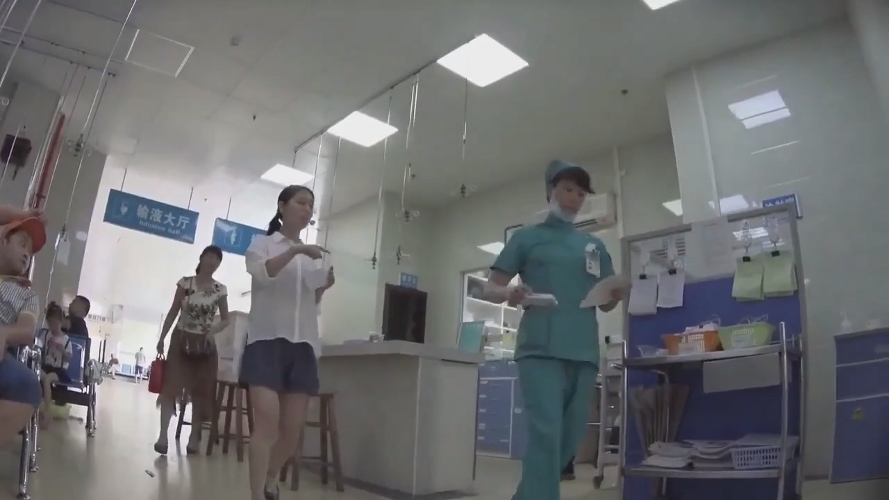 三甲医院注射治疗室实习女护士偷拍❤️几个打针的美女男友陪伴的眼镜妹屁股很性感[198MB/MP4/05:34/LM] - 老宋论坛-老宋论坛
