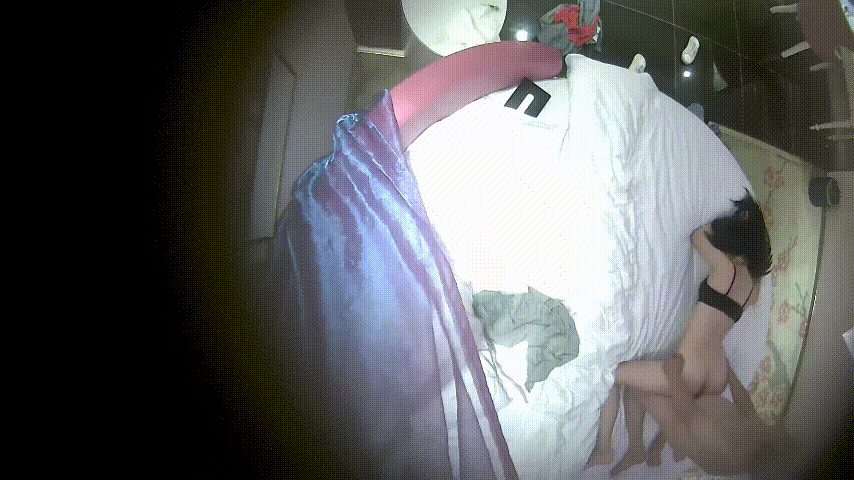 酒店偷拍！醉酒小美女被色老领导带回房猛操，醒来发现是上司只能含羞配合被干到高潮！ 配图7