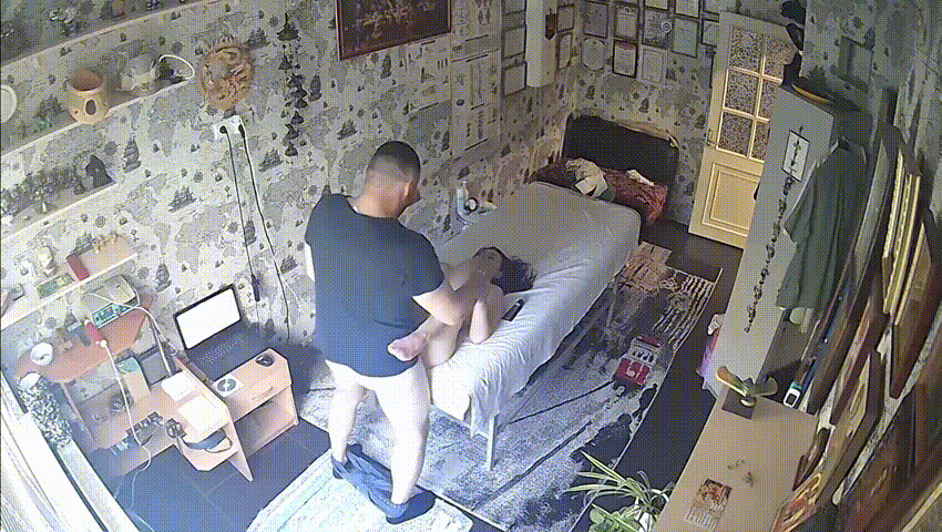 ⁸¹ 阿三按摩师假正经，两下挑逗就操翻客人，前客户直接上门送逼，爽到飞起！ 配图2