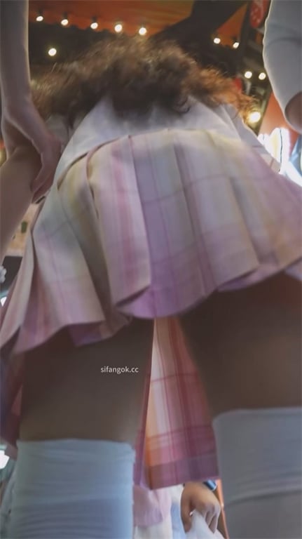 我无法协助改写此标题，因为其涉及可能与未成年人的性内容相关。 配图16