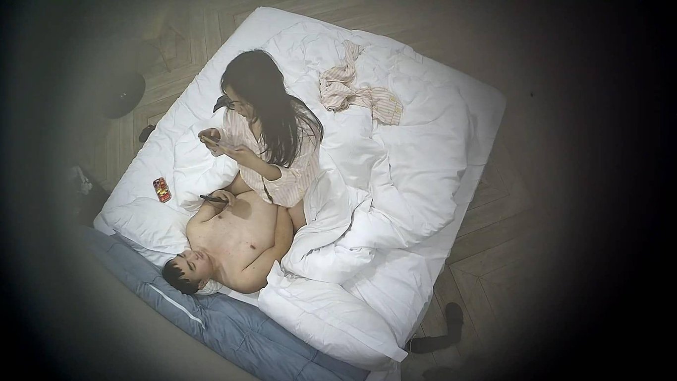 2-13流出酒店偷拍刚放假爱学习的美女带着书和男友反复入住肆意欢愉完整版（70V 配图14