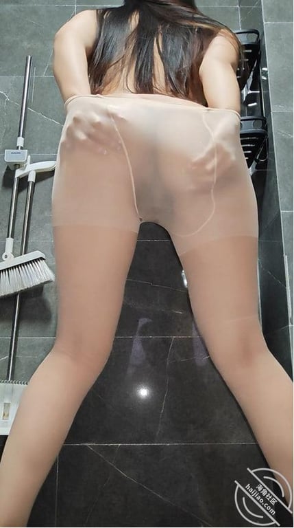 （调教嫂子21）没什么可以给各位看官看的了，给你们看看嫂子尿尿吧 - 老宋论坛-老宋论坛