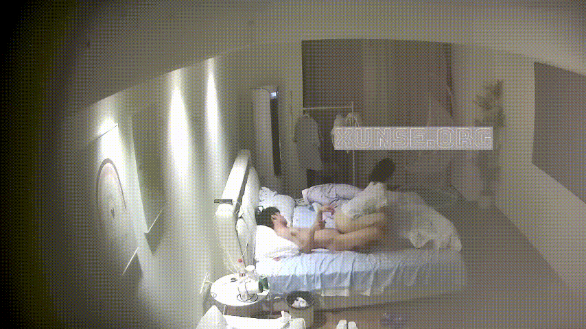上帝视角4-19：小美女水蛇腰狂扭蛤蟆体位，杀腰猛摇给男人双重销魂爽操 配图4
