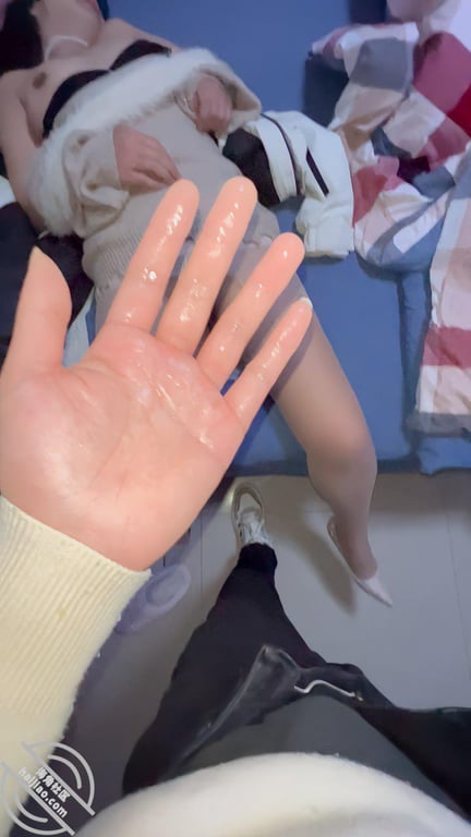 【60分钟】KTV厕所再次内射醉酒姐姐，到家后睡着暴力蹂躏，睡着也喷水？ 配图13