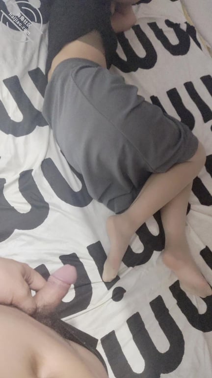 视频小妈劝我和爸爸和好，回家拿衣服语言攻势下再次内射了我的36岁少妇后妈 - 老宋论坛-老宋论坛