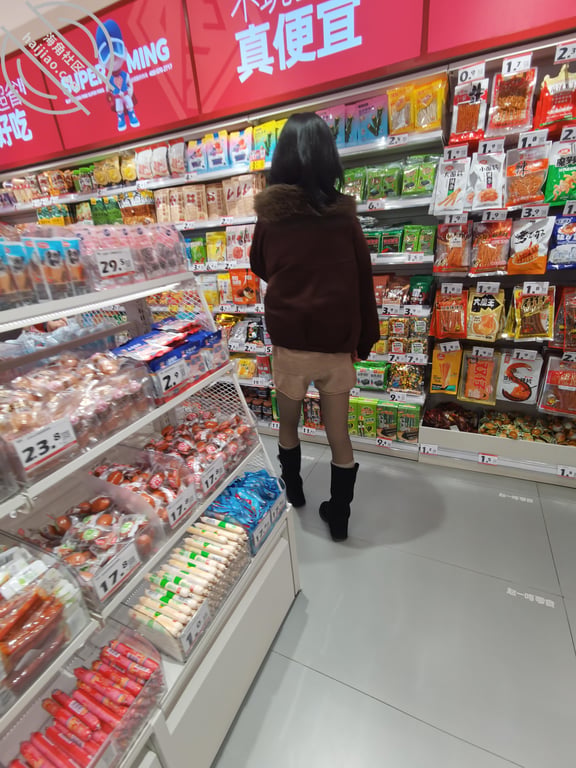 【原创】8.黑丝长靴露肩装表妹，第一次户外忽悠口 - 老宋论坛-老宋论坛