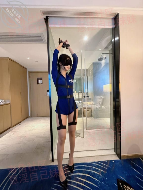 【原创视频70】妹妹闺蜜这次被玩坏了，制服诱惑，新鲜又刺激，高潮迭起 - 老宋论坛-老宋论坛