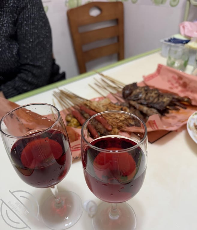 今天老妈生日，我把老妈惯醉了，妈妈被我强奸，强上瘾了，内射的五次才完事-老宋论坛