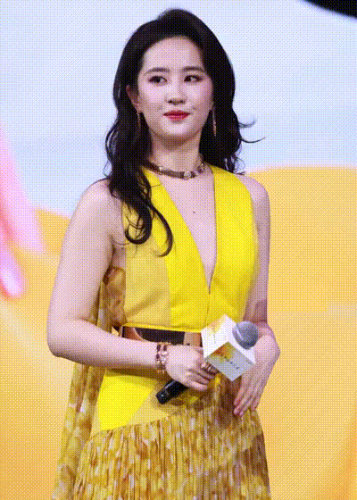 【AI脱衣】快手抖音小红书网红明星一起来玩明星的大奶！ 配图9