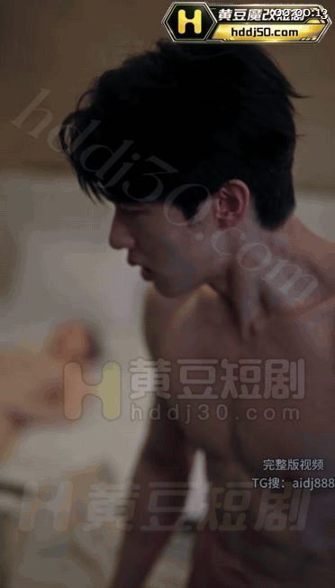 【AI短剧】《母子同欢》EP1-7集预告，同学的妈妈主动用身体补偿儿子！穿着紫色 配图4