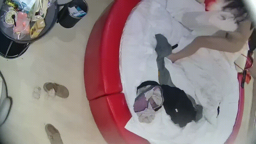 激情爆棚！小青年情侣床下首炮狂野输出 超可爱乳型美女高潮连连 快速开启第二轮猛攻 配图3