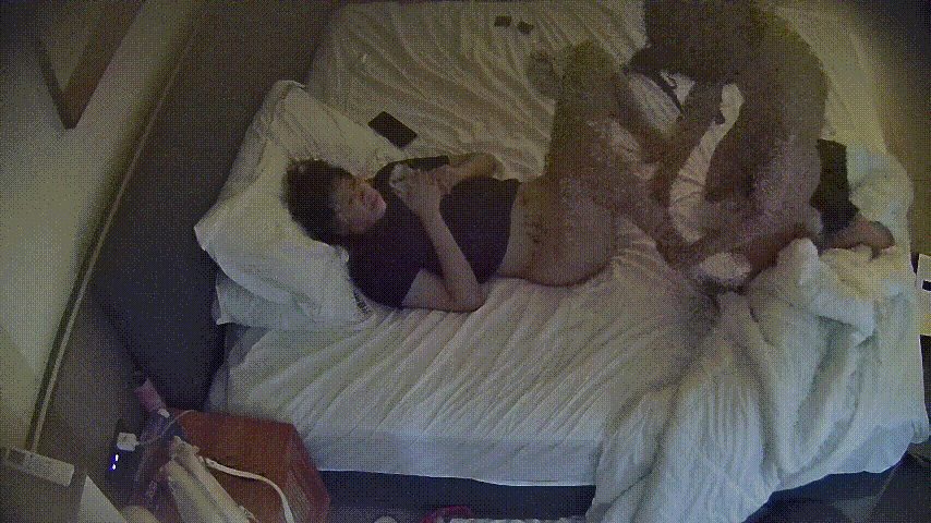 公寓酒店8-28：清晨女友专程送逼上门，先被狂操数百下爽到高潮，再换上性感黑丝继 配图3