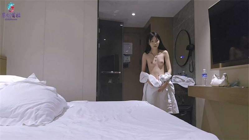 【杏吧小东】制服诱惑！粉嫩小穴被干到哭求饶❤️-老宋论坛