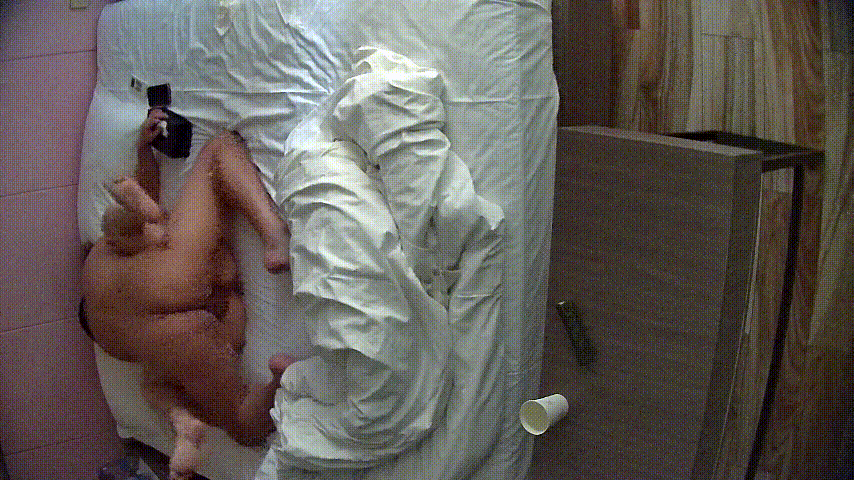 公寓酒店6-15：少妇欲火焚身如狼似虎，男人能否扛住早晚双炮？只有累死牛，没有耕 配图6