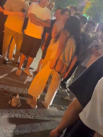 广东惠州原配抓奸当街扒光小三奶子屁股全露 路人纷纷起哄猛拍特写！ 配图4