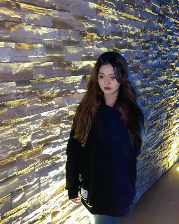 ✨【极致泄密】上海松江温柔绝美小姐姐 白嫩极品娇躯居家激战 认真口交撩人到爆 8V+9P高清爽片-老宋论坛
