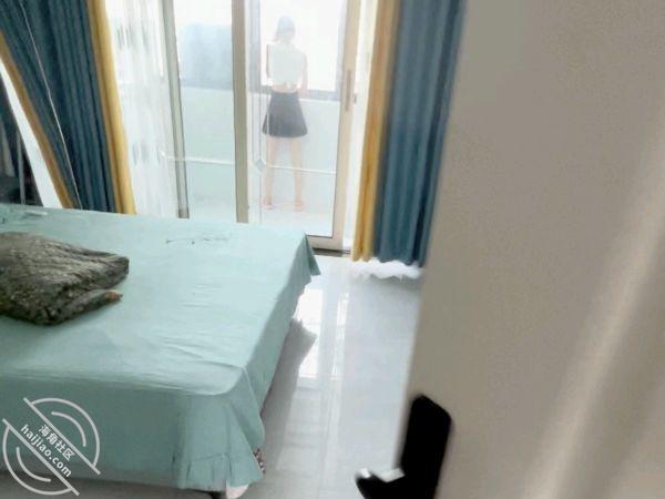 【原创】妹妹在阳台打电话强制按在地板上操，床上拽着头发深顶，插的痛不欲生 - 老宋论坛-老宋论坛