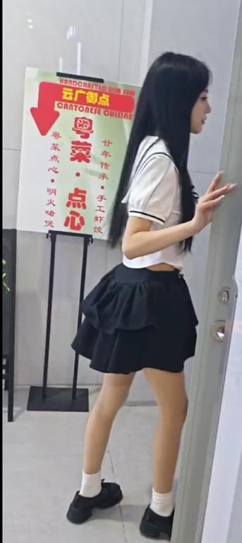 【限时爆款】50元私房新流主播高清偷拍学生制服气质美女极品多毛骚逼（3V） 配图2