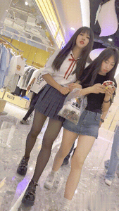 【KFC】JK黑丝学生妹短裙白边内❤️翘起翘臀直接把相机狠狠塞进去CD - 老宋论坛-老宋论坛