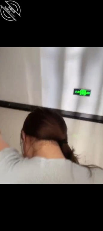 20（原创视频）美女邻居酒店露出，开门爆操，淫叫声响彻整层楼！-老宋论坛