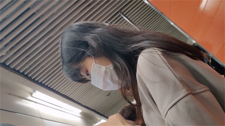 ❣️推荐❣️【地铁抄底】人多屁股乱，都是颜值靓女，抄到哪个算哪个5V愃 - 老宋论坛-老宋论坛