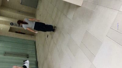 商场女厕极限偷拍！大神跟踪潜入偷窥两位绝色美女，第二位竟是极品一线无毛鲍震撼曝光❤️-老宋论坛