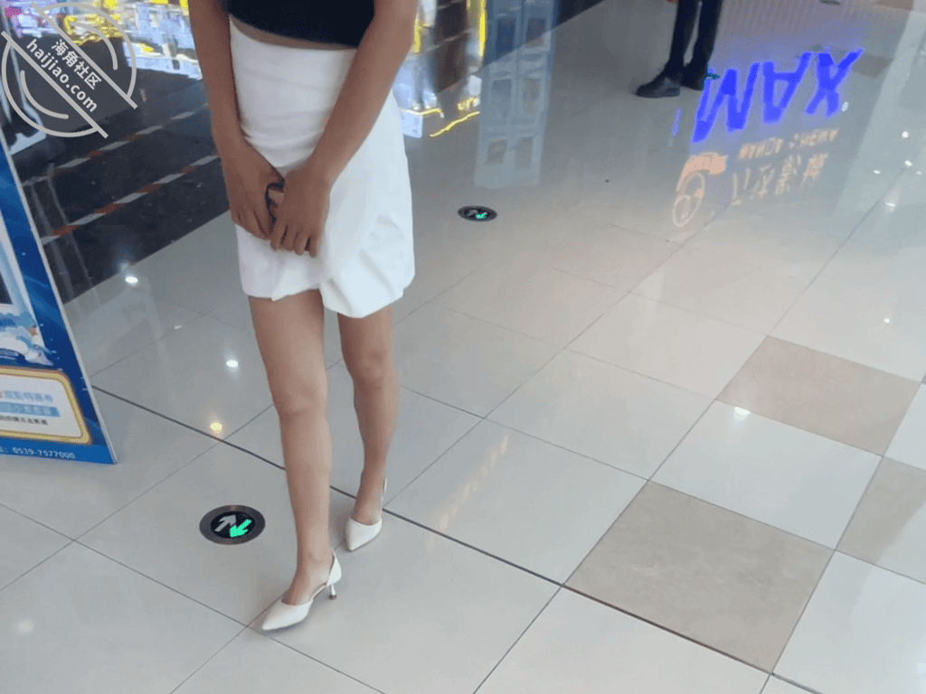 【原创视频】两天操五次女房东，不仅在摩天轮上操，连吃饭都要内射一发-老宋论坛