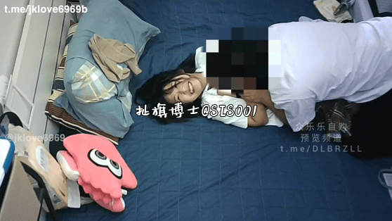 山东推特约炮神「jklove6969」甜笑活泼女孩反差爆棚！床上害羞捂脸欲拒还迎 配图4
