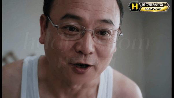 【AI短剧】《恶父》第1集 猥琐恶毒的父亲,精神和肉体控制两个女儿,并以此形成团 配图2