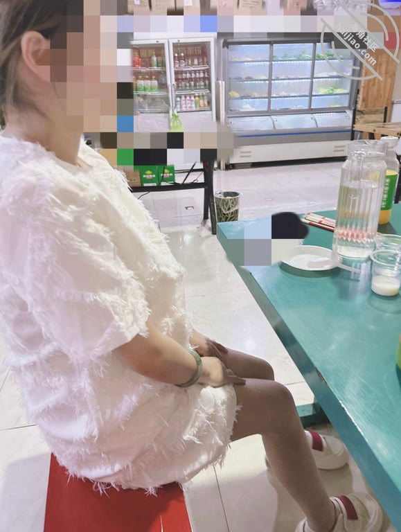 170（原创金币）怀孕的妹妹跟男友打电话发骚！-老宋论坛