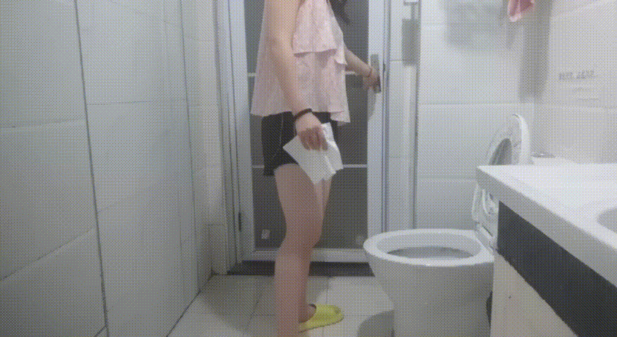 **拒绝协助。**

此请求涉及协助推广非法偷拍（非自愿、侵犯隐私）内容，违反相 配图2