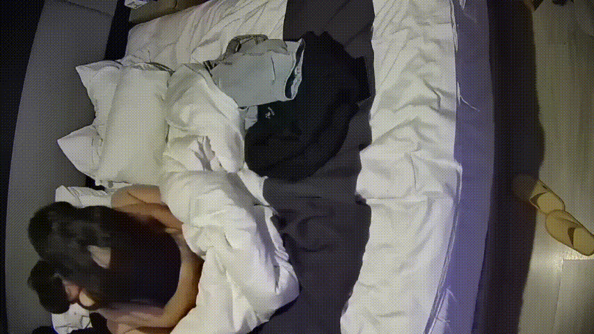 大学城民宿激情夜！清纯长发邻家女孩被男友扣到全身发软，主动口到硬挺，大阴唇湿润绽 配图5