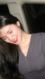 【AI脱衣】精选女神良家在众人面前被脱去衣服后入 配图4
