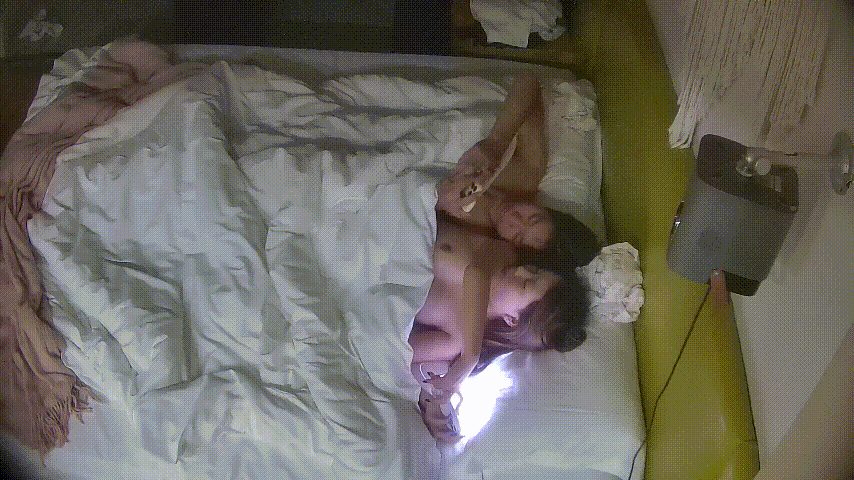 大学城8-28惊艳爆乳小美女！圆挺美乳完美到不真实，男友却快枪手连败，两炮速战速 配图6