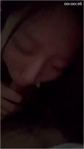 【S级情侣泄密】超美阿黑颜女神录制发骚视频，油脸阿黑颜捏胸喊爸爸，不用调教就很贱 配图8