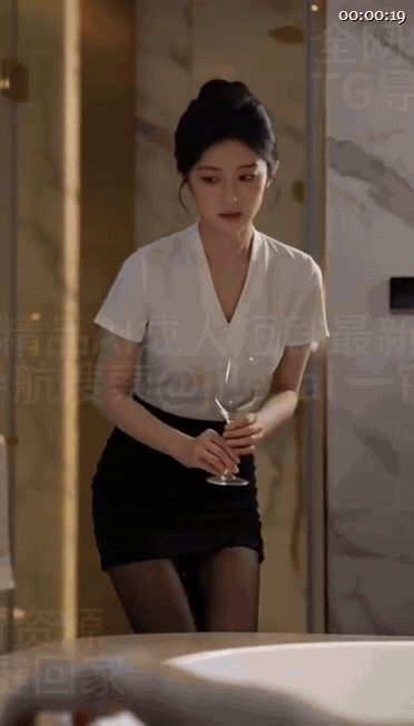 【AI短剧】《别有用心的女仆》EP1-2集，一言不合，直接掀掉短裙弯勾八插穴弄出 配图2