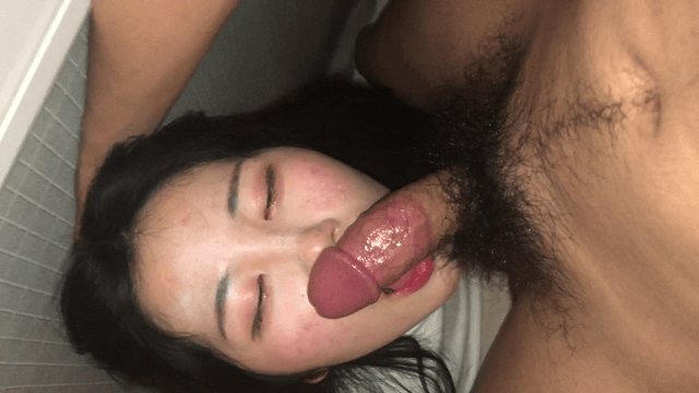【原档无水印】吃宵夜把妹子灌得醉醺醺的 带去酒店开房让用鸡巴操她嘴再操她下面 无 配图8