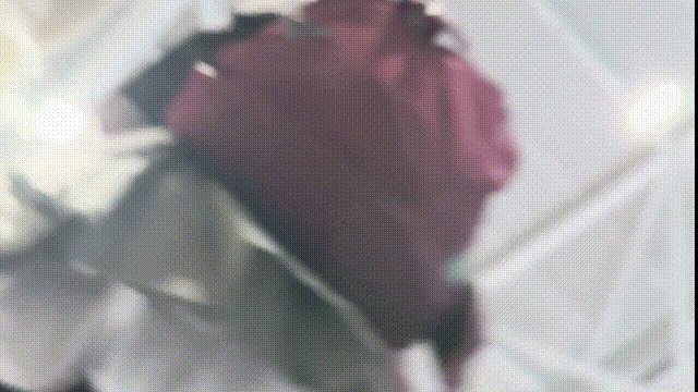 地铁偶遇白裙极品一路尾随偷拍裙底春光 嫩臀红疹暗藏玄机…越看越上瘾！ 配图21