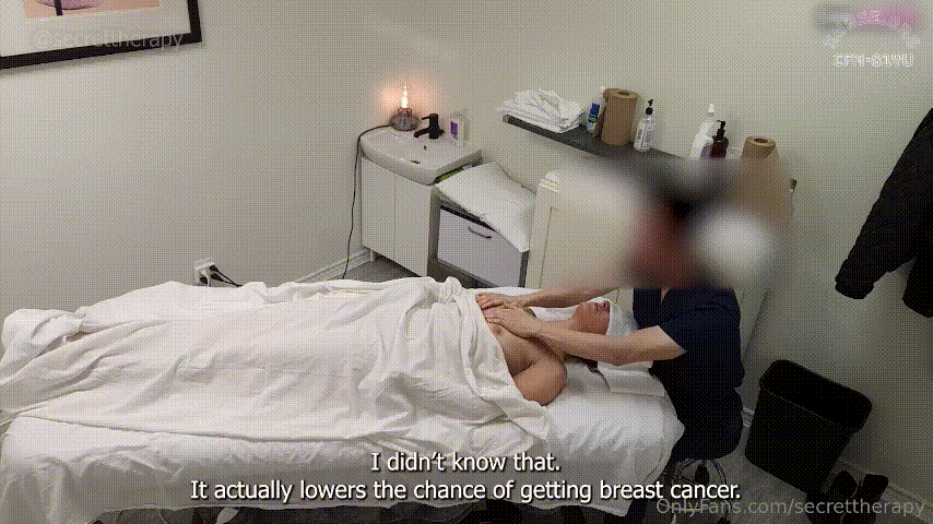 按摩师的Secret Therapy：极品美女被猛操嘴同时狂扣骚逼，高潮体验完美 配图2
