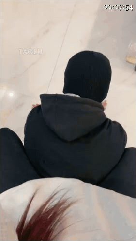 ㊙【SM调教】【罗宾女王】两苦力狗比来给我搬家/带素人同事凶残奴骑马奴直到体力严 配图2