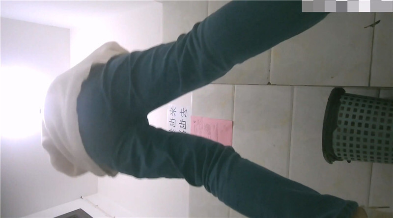 大神潜入商场女厕多角度偷拍两位牛仔裤少妇❤️一个馒头B一个蝴蝶B - 老宋论坛-老宋论坛