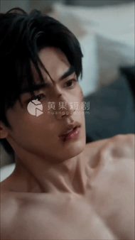 【AI短剧】《校花们的逆袭贵少》EP1-10集，舞蹈女神妈妈，腰肢柔软开腿能到极 配图3